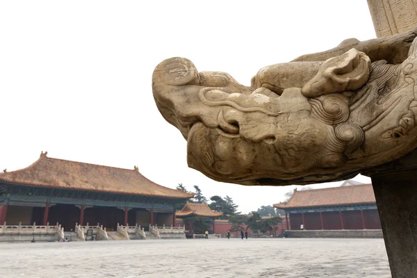 Chinese Koninklijk paleis bouwen met dragon decoratie — Stockfoto