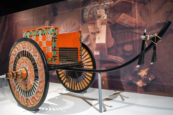 Ancien Chariot Chinois Avec Grande Roue Belle Décoration — Photo