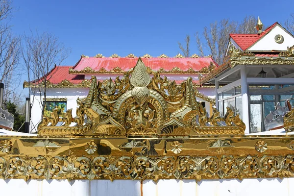 Cambodia Residentiële Gebouw Architectuur Met Gouden Decoratie — Stockfoto