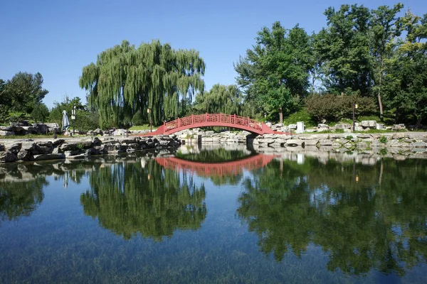 Ponte Lago Palácio Verão Velho — Fotografia de Stock