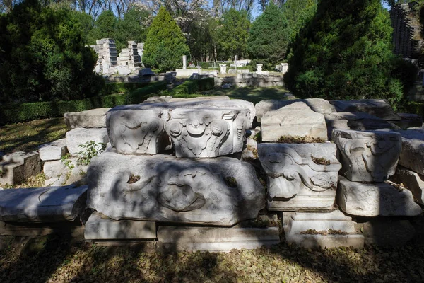 旧頤和園内の崩壊石造建築遺跡 — ストック写真