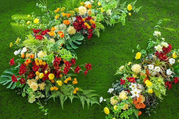 Květinová Dekorace Zahradě — Stock fotografie