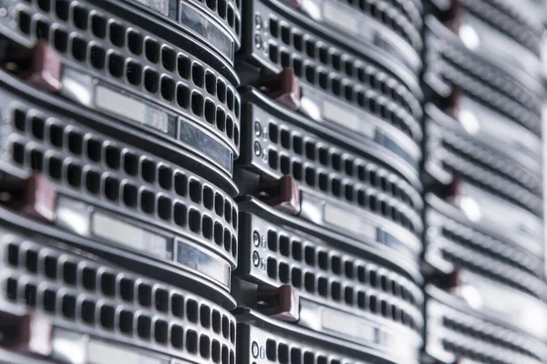 Rij Harde Schijven Die Worden Gebruikt Voor Gegevensopslag Internetdatacenters — Stockfoto