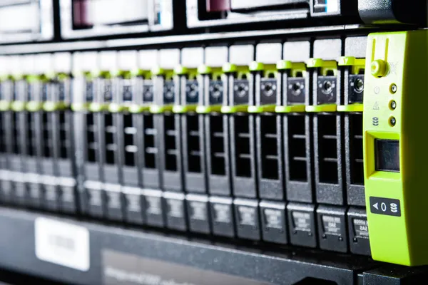 Rij Harde Schijven Die Dienen Als Data Opslag Serverruimte — Stockfoto