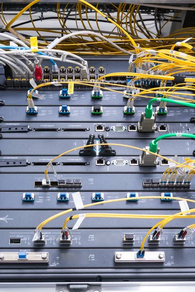 Terabit Internet Router Inuti Internet Tjänsteleverantör Datacenter — Stockfoto