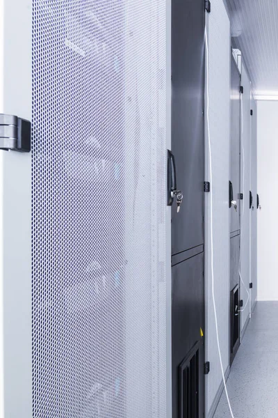 Centro Dati Con Una Fila Rack Server — Foto Stock