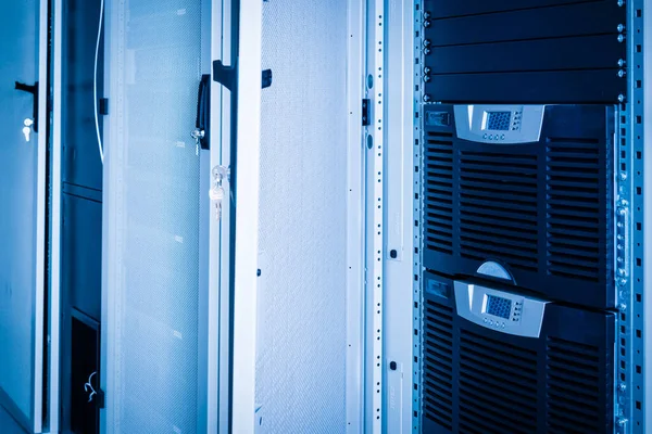 Data Center Μια Σειρά Από Ράφια Διακομιστή — Φωτογραφία Αρχείου