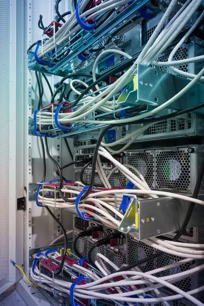 Nätverkspanel Switch Och Kablar Inuti Internet Datacenter — Stockfoto