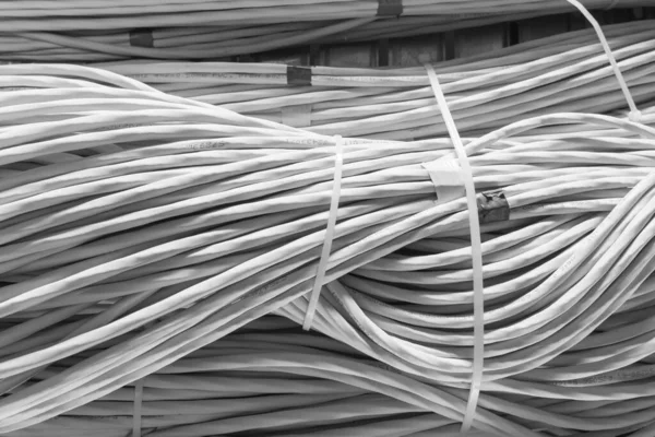 Dettaglio Gran Numero Cavi Ethernet Collegati Tra Loro Collegando Rack — Foto Stock