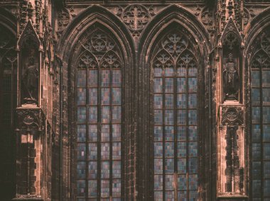 Eski katedral cephesinin ayrıntıları