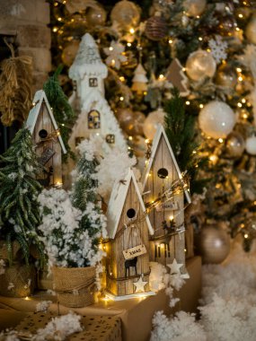 Noel ev dekorasyonunu güzel doğal ışık altında görmek