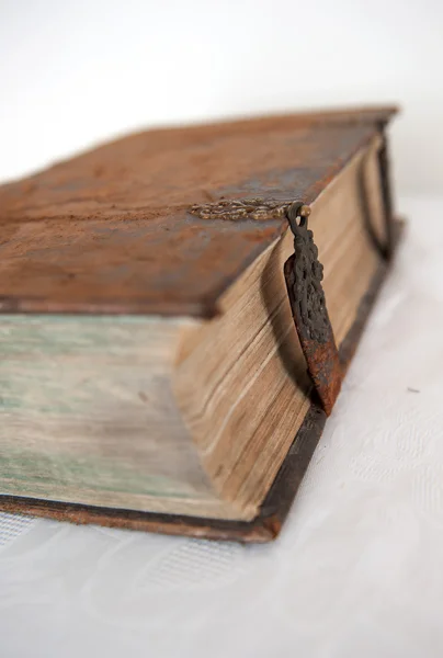 Aged, very old book on focus and blur Stockfoto