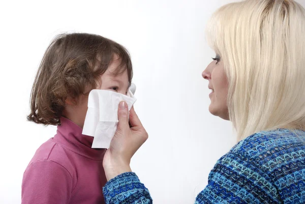 Madre apagando a su hija — Foto de Stock