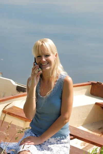 Woman phoning — Stock Photo, Image