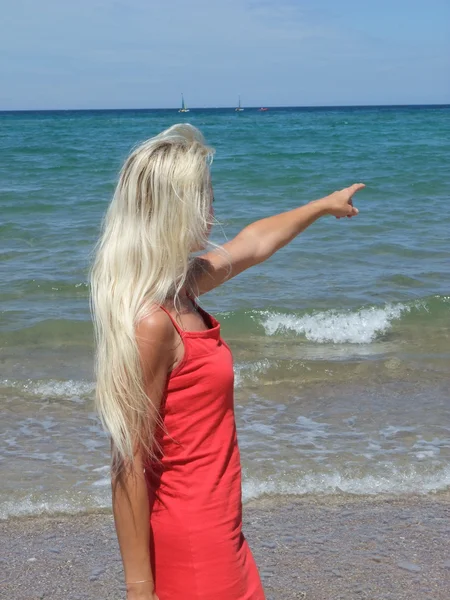 Woman at beach — Stock Photo, Image