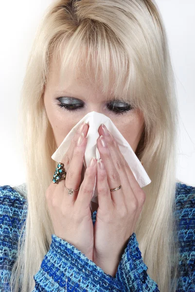 Mujer estornudando —  Fotos de Stock