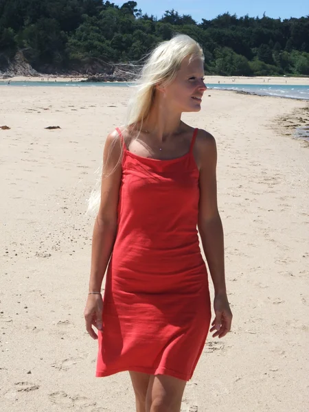 Woman at beach — Stock Photo, Image