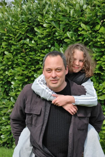 Complicidad entre padre e hija — Foto de Stock