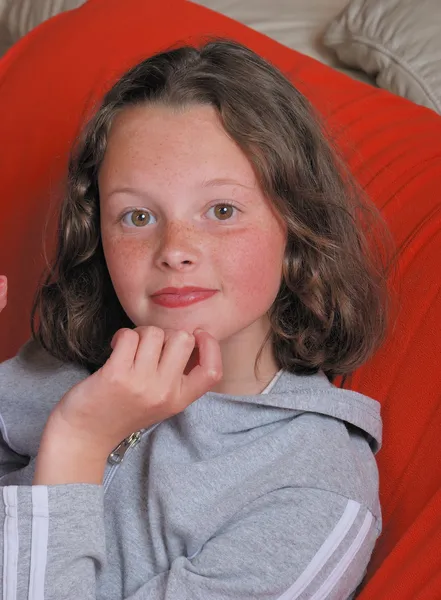 Portrait of young girl — Stock Photo, Image