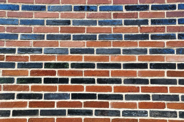Solid wall made of brick — Stock Photo, Image