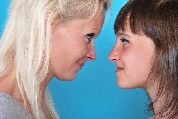 Medeplichtigheid tussen moeder en dochter — Stockfoto