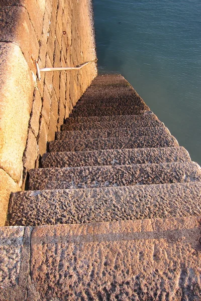 Каменная гавань шаги — стоковое фото