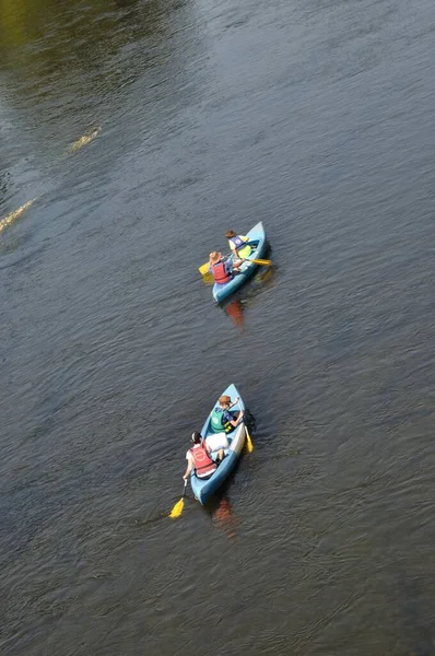 Touristen Kanu Auf Der Dordogne — Stockfoto