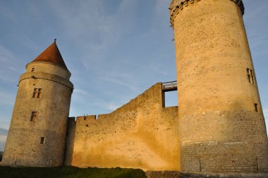 Blandy les Tours Kalesi Seine et Marne