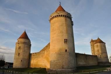 Blandy les Tours Kalesi Seine et Marne