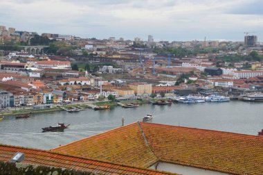 Porto, Douro kıyıları yukarıdan görüldü.