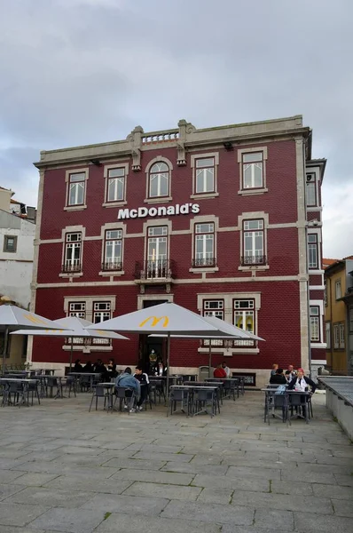 Ein Macdonald Restaurant Porto — Stockfoto