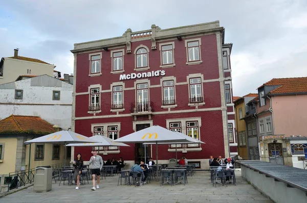 Ein Macdonald Restaurant Porto — Stockfoto