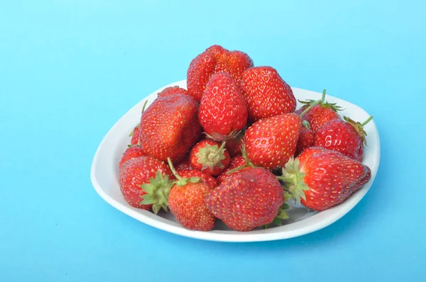 Strawberries Plate Blue Background — ストック写真