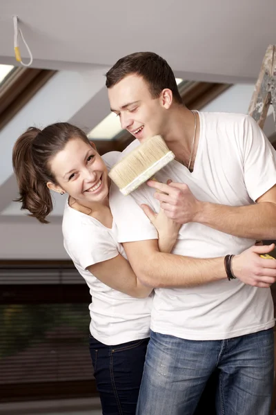 Couple painting a room — Stock Photo, Image