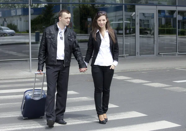 Couple à l'aéroport — Photo