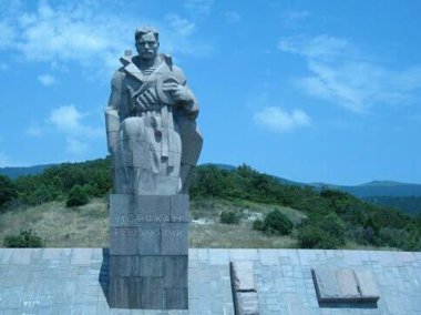 Новороссийск, памятник морякам революции, крейсер Михаил Кутузов, малая земля, торпедный катер. Novorossiysk, monument to the sailor of the revolution, cruiser Mikhail Kutuzov, torpedo boat