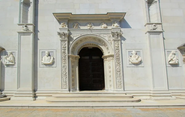 San lorenzo kathedrale in lugano, ticino, schweiz — Stockfoto