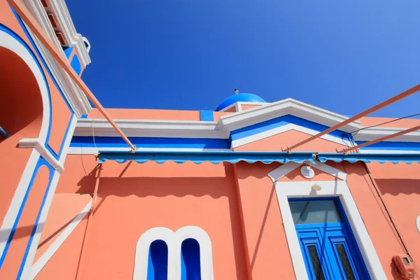 Igreja típica, Oia, Santorini, Grécia — Fotografia de Stock