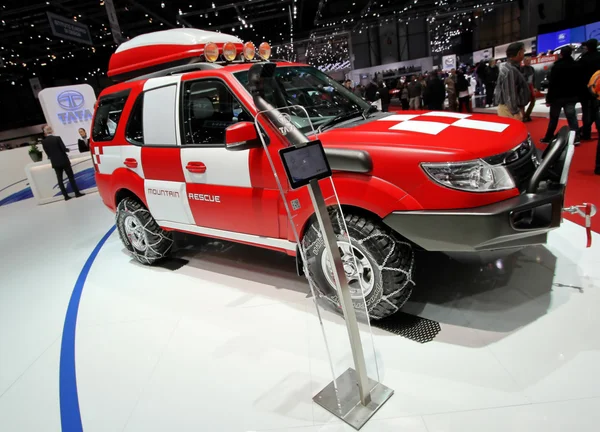 Tata Safari Storme concepto de rescate de montaña — Foto de Stock