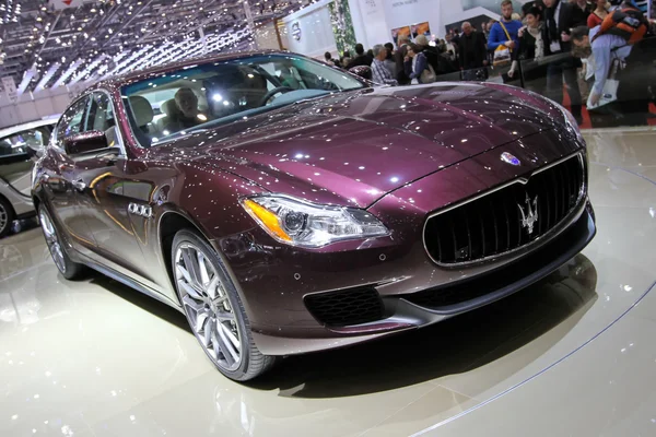 玛莎拉蒂 quattroporte — 图库照片