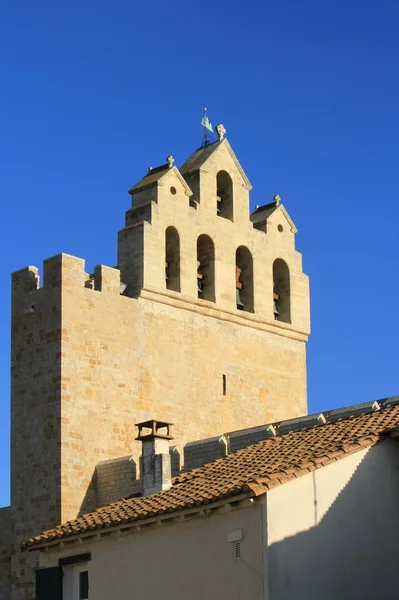 Kerk van saintes-maries-de-la-mer, Frankrijk — Stockfoto