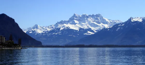 Lago de Genebra e Alpes Aravis, Montreux, Suíça — Fotografia de Stock