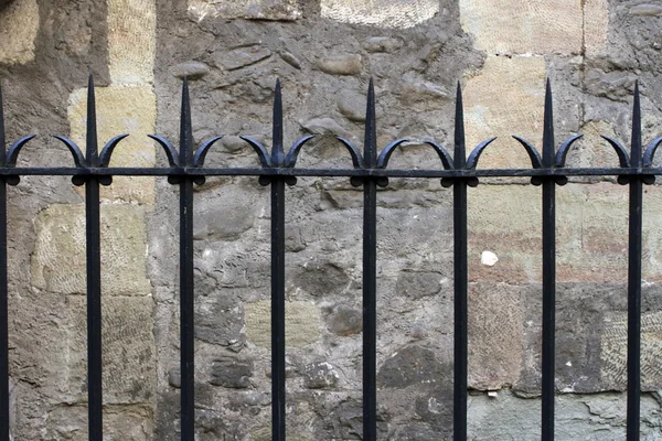 Vecchia griglia e muro — Foto Stock