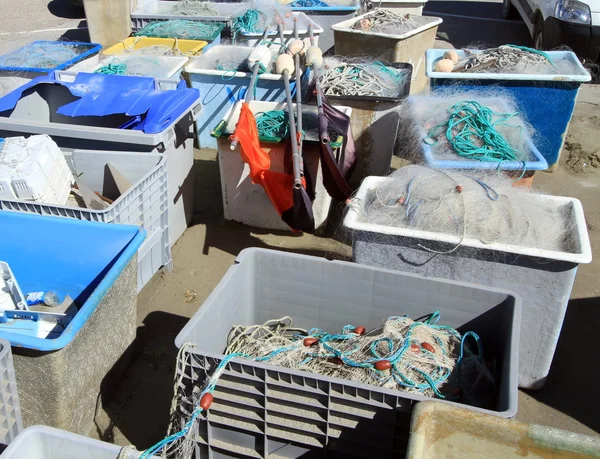 Рыболовные сети в коробках — стоковое фото