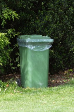 yeşil çöp kutusu