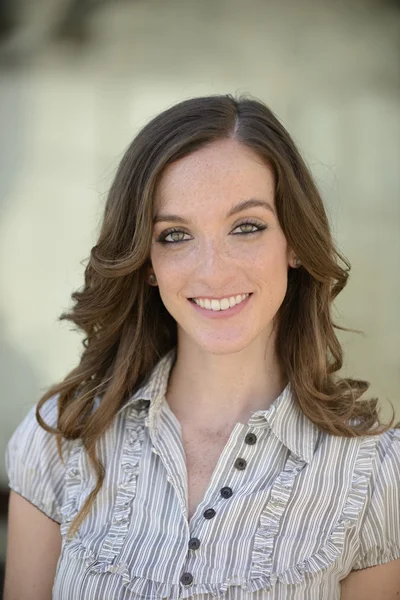 Portrait of a young woman — Stock Photo, Image