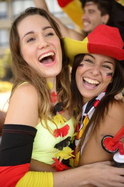 Alman kız futbol taraftarları spor