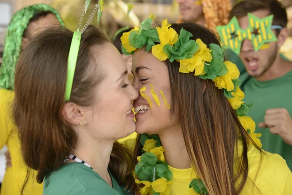 Brasileña novias fútbol fans — Foto de Stock