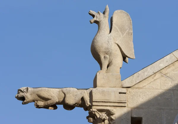 Gargoyle och chimera — Stockfoto