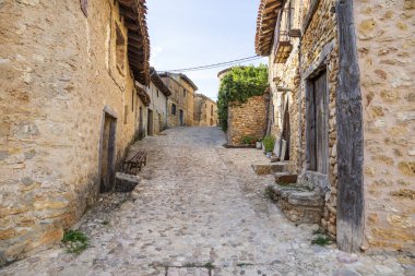 Calatanazor 'daki eski cadde, Soria, Kastilya ve Leon topluluğu, İspanya